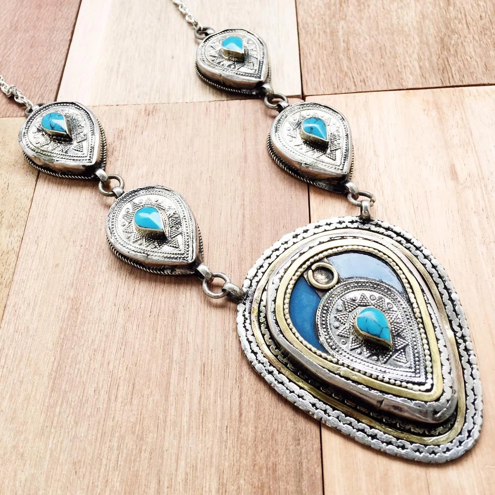 Chunky Tribal Pendant Boho Necklace - Turquoise 2 Chunky Tribal Pendant Boho Necklace - Turquoise - Image 2