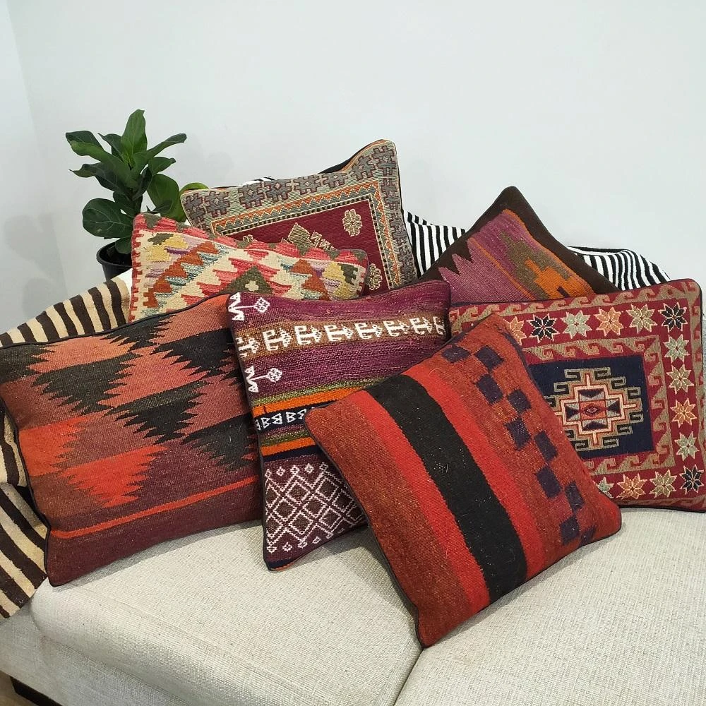 Handwoven Woollen Chobi Kilim Cushion Cover - Style 09 3 Handwoven Woollen Chobi Kilim Cushion Cover - Style 09 - Image 3