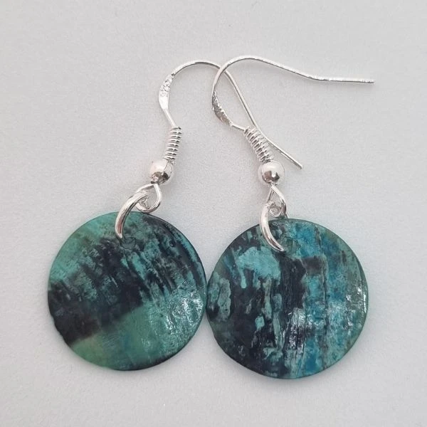 Natural Akoya Shell Earrings – Embrace Coastal Chic! 1 Natural Akoya Shell Earrings – Embrace Coastal Chic!